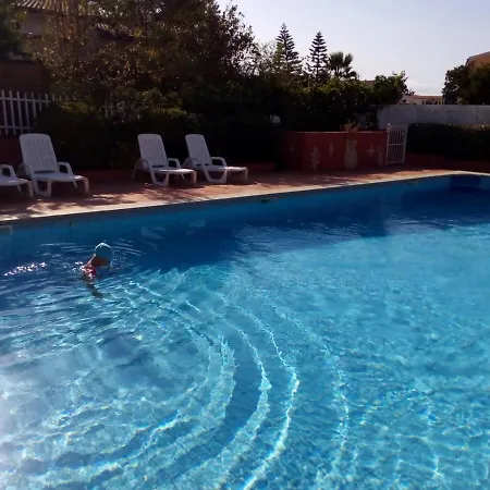 Apartmán In Con Piscina
